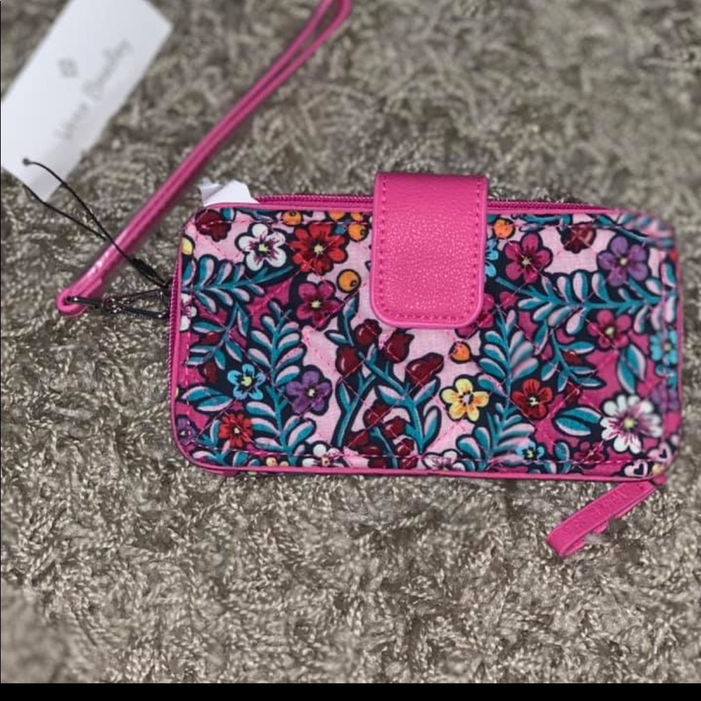 Smart phone wristlet
